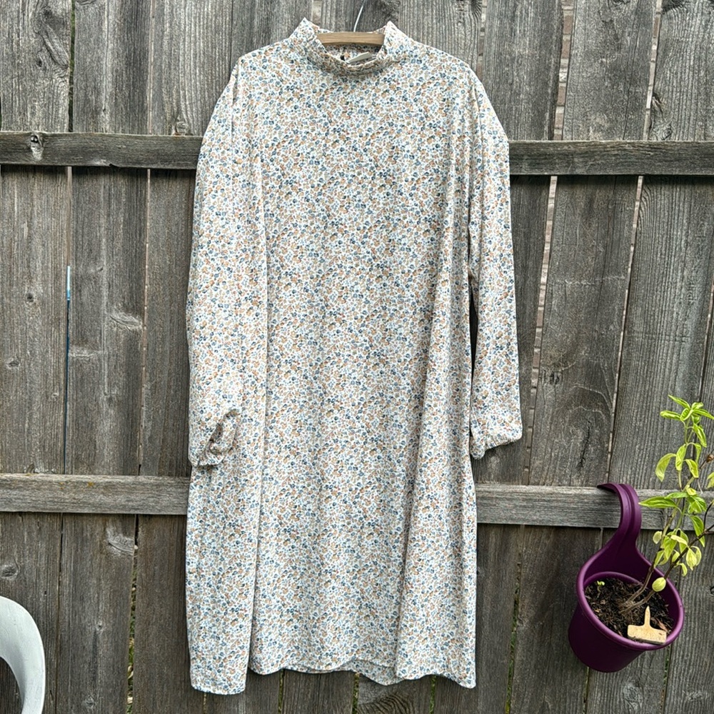 New Never Worn Floral Long Sleeve Dress. 2XL